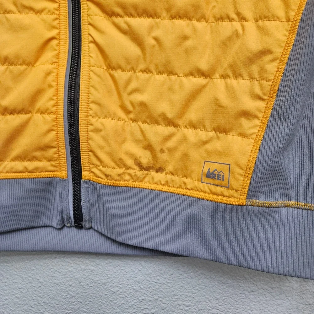 REI Hybrid Jacket Mens M Yellow Grey Quilted Insulated Hiking Gorpcore‎ Full Zip